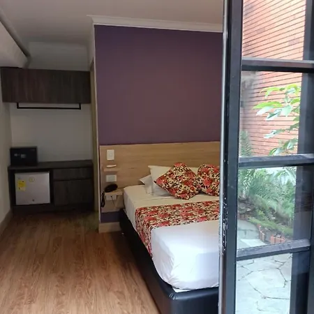 Hotel Poma Rosa
